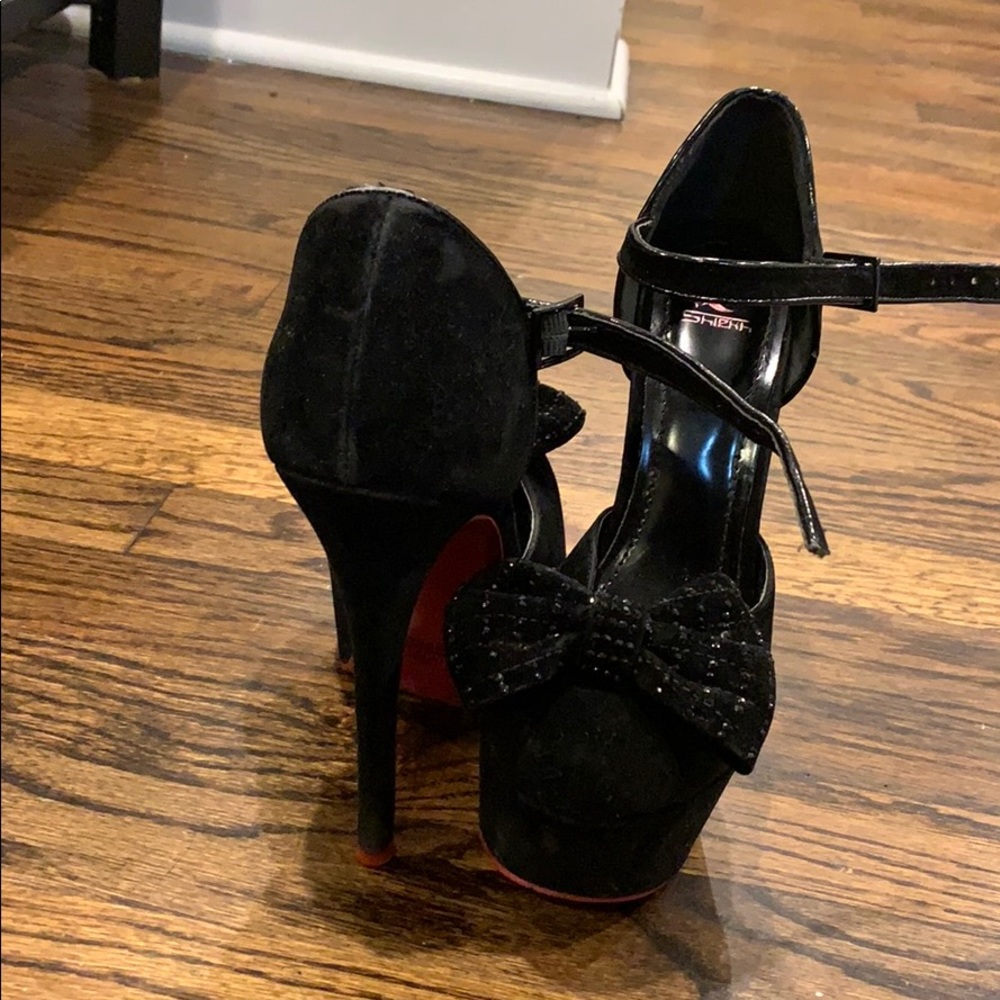 Heels - Picture 2 of 2